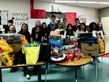 Brown Student Council organized a schoolwide service project benefiting Street Dogz.