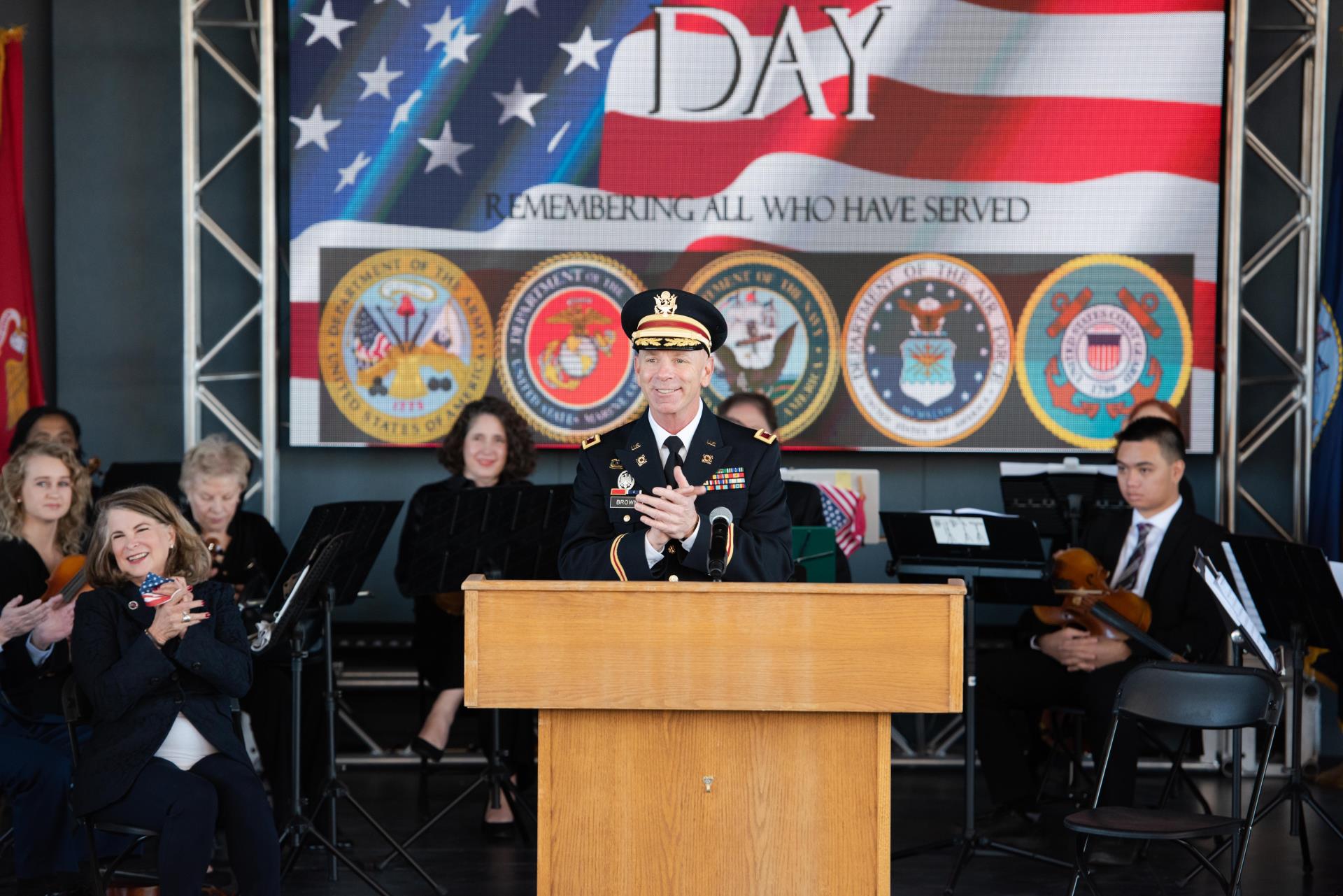Veterans Day Ceremony 110621-5